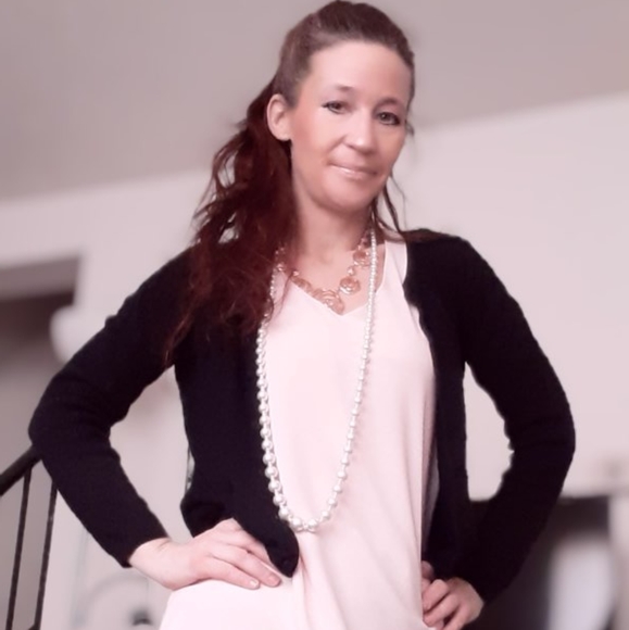 Meet your Posher, Jennifer - Picture 3 of 4